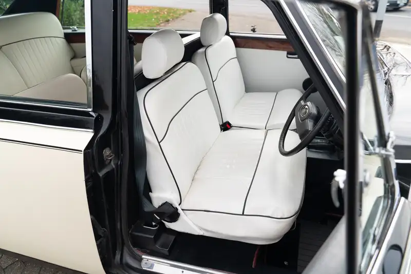 1985 Daimler DS420 Limousine-Sold
