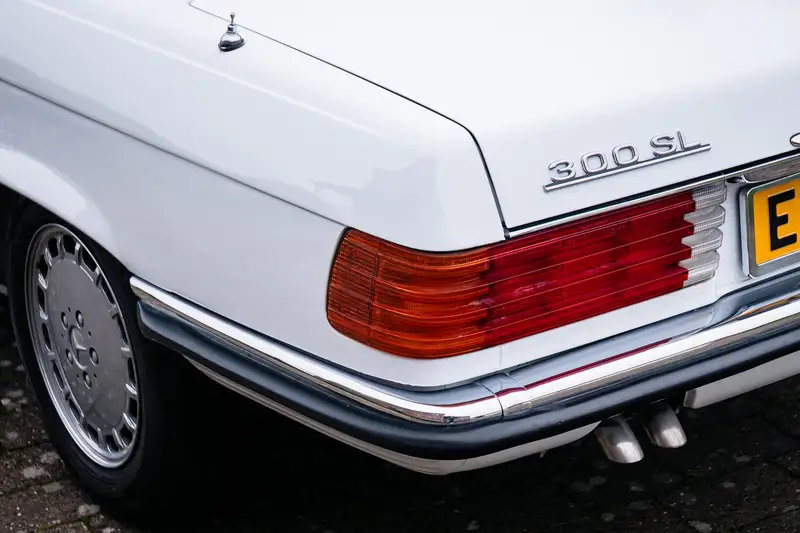 1987 Mercedes-Benz 300 SL (R107)-Sold