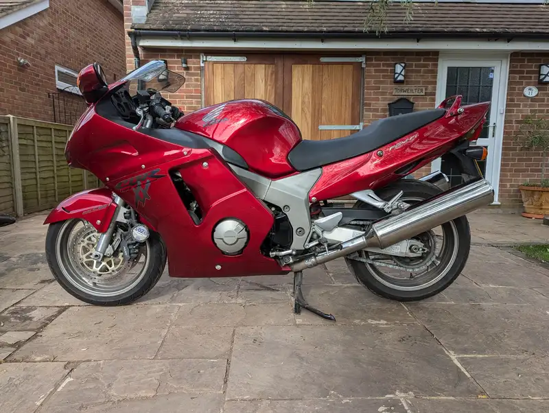 2001 Honda CBR1100XX Super Blackbird 1,137cc-For Sale