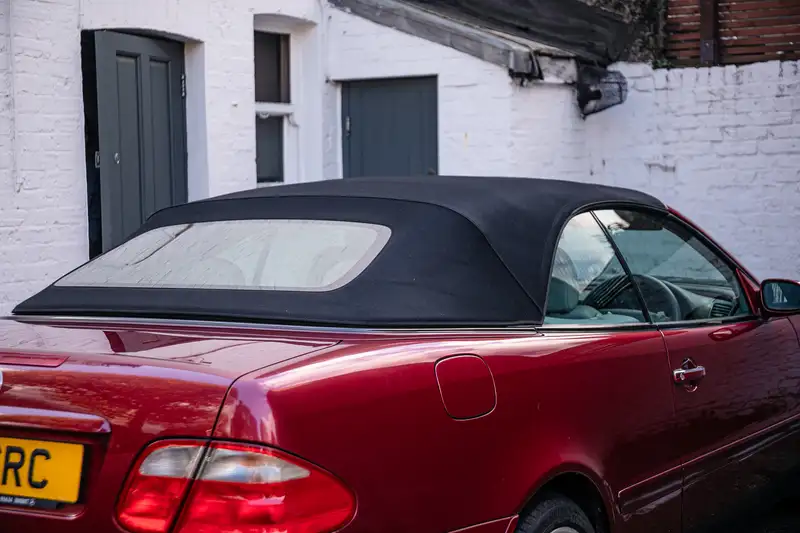 1999 Mercedes-Benz CLK 320 Elegance Cabriolet (W208)-Sold