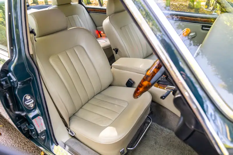 1992 Daimler Double-Six (Series lll) V12 Saloon - 10,000 Mil-Sold
