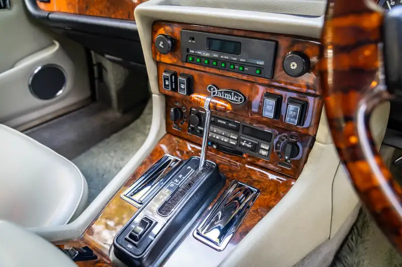 1992 Daimler Double-Six (Series lll) V12 Saloon - 10,000 Mil-Sold