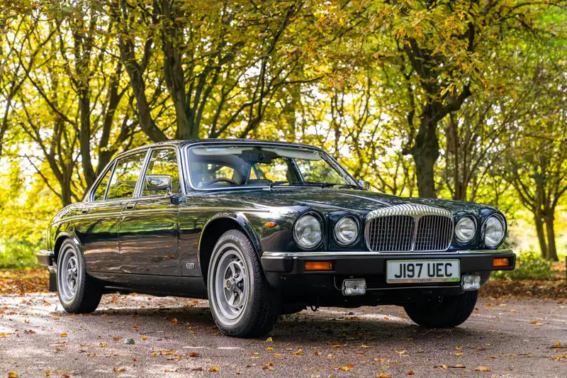 1992 Daimler Double-Six (Series lll) V12 Saloon - 10,000 Mil-Sold