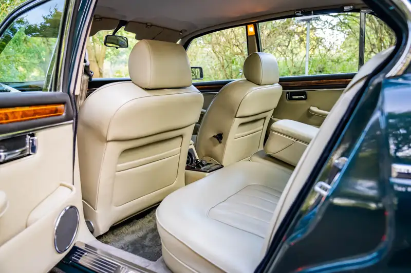 1992 Daimler Double-Six (Series lll) V12 Saloon - 10,000 Mil-Sold