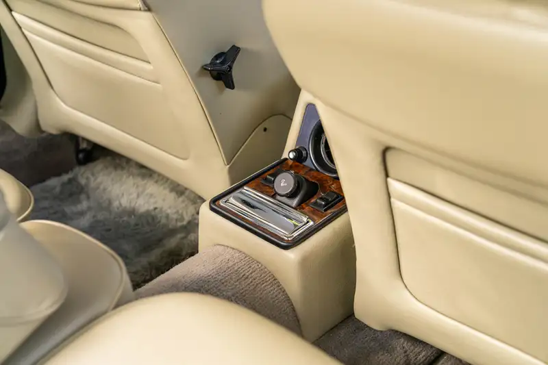 1992 Daimler Double-Six (Series lll) V12 Saloon - 10,000 Mil-Sold
