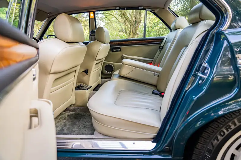 1992 Daimler Double-Six (Series lll) V12 Saloon - 10,000 Mil-Sold