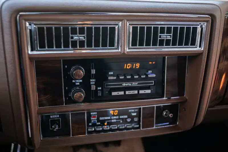 1988 Cadillac Brougham D'Elegance Gold Edition-For Sale