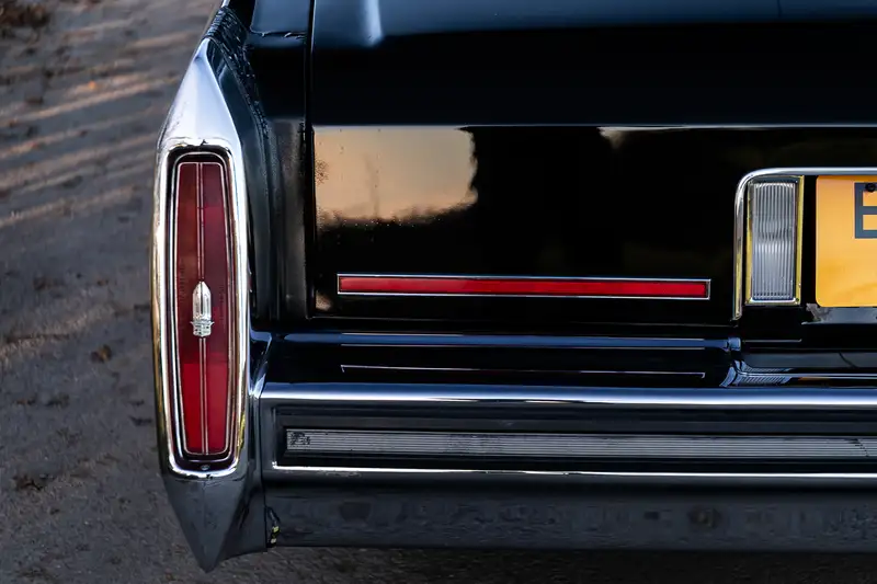 1988 Cadillac Brougham D'Elegance Gold Edition-For Sale