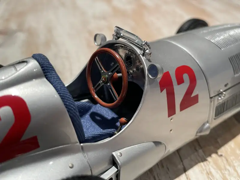 Iconic Auctioneers | Mercedes-Benz W125 1937 1:18th Scale CMC M