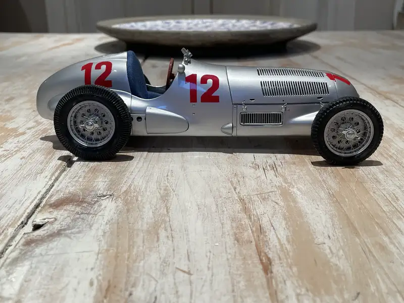 Iconic Auctioneers | Mercedes-Benz W125 1937 1:18th Scale CMC M