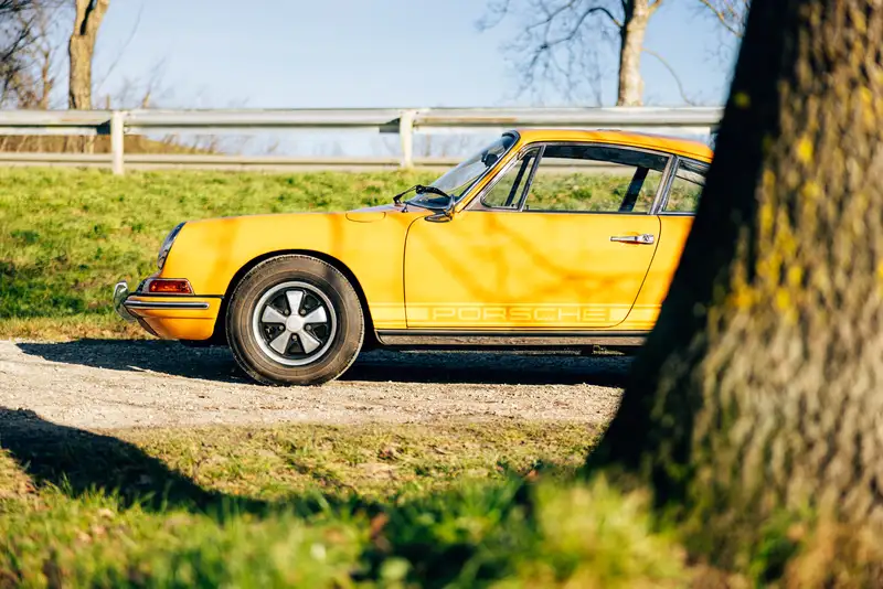 1968 Porsche 911L (Lux) SWB-Sold