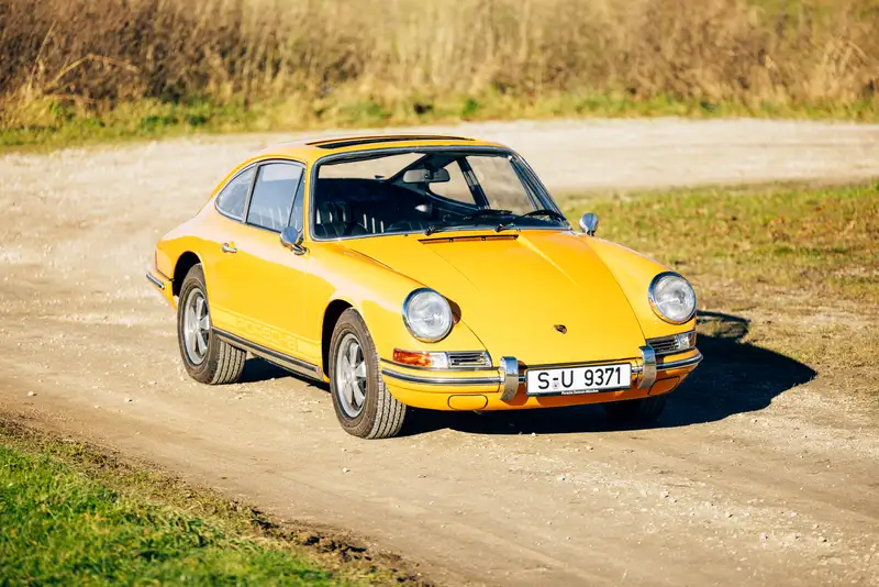 1968 Porsche 911L (Lux) SWB-Sold
