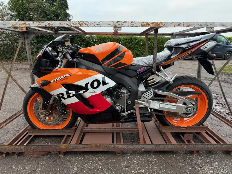 2005 Honda CBR1000RR SC57 Fireblade 998cc-Sold