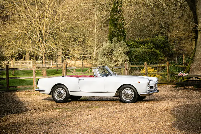 1963 Alfa Romeo 2600 Spider Coachwork by Carrozzeria Touring-For Sale