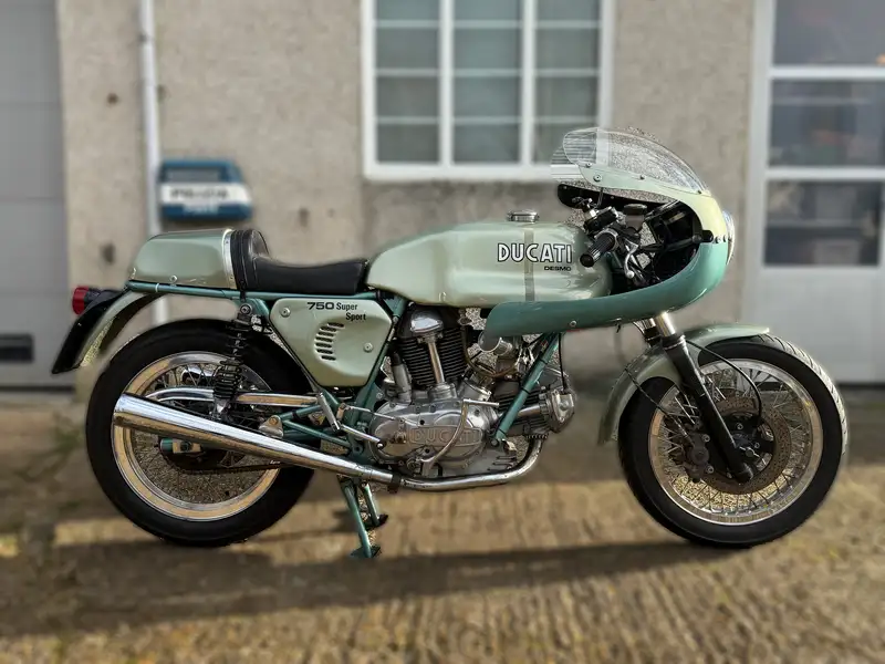 Iconic Auctioneers | 1975 Ducati 750SS 'Green Frame' Replica 748cc