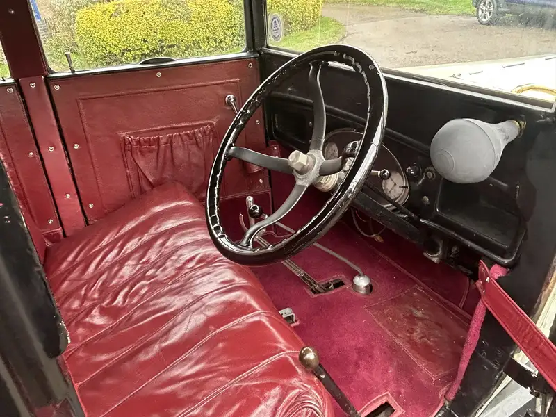 1928 Morris Oxford 'Flatnose' 11.9 HP Four-Door Saloon-Sold