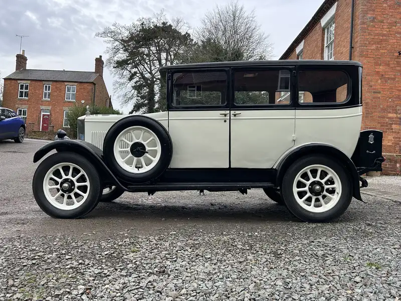 1928 Morris Oxford 'Flatnose' 11.9 HP Four-Door Saloon-Sold