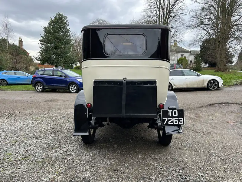 1928 Morris Oxford 'Flatnose' 11.9 HP Four-Door Saloon-Sold