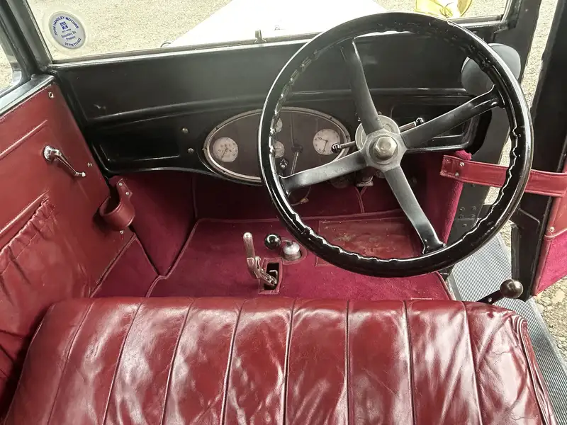 1928 Morris Oxford 'Flatnose' 11.9 HP Four-Door Saloon-Sold