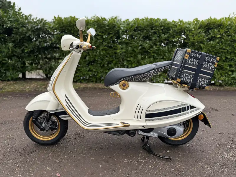 2021 Vespa 946 Christian Dior 124cc-Sold