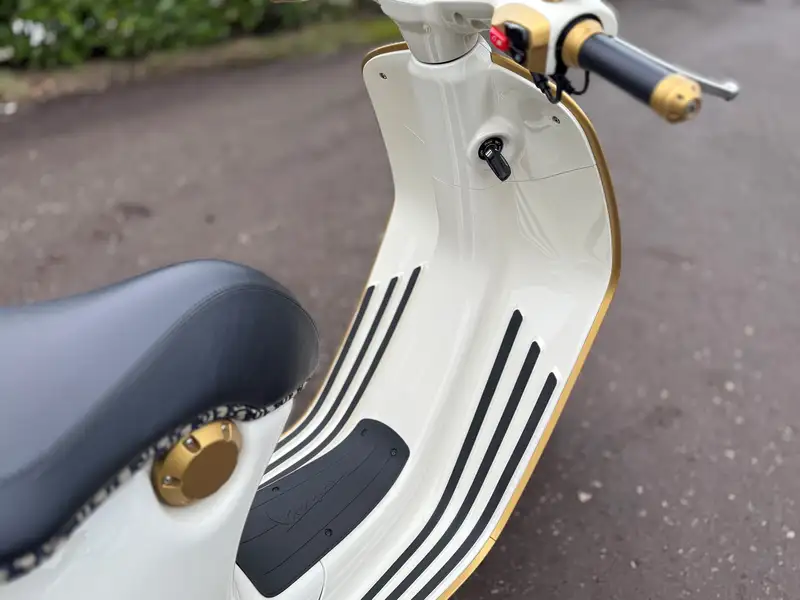 2021 Vespa 946 Christian Dior 124cc-Sold