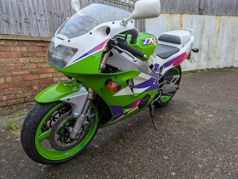 Iconic Auctioneers | 2000 Kawasaki ZXR400-L9 398cc-Sold