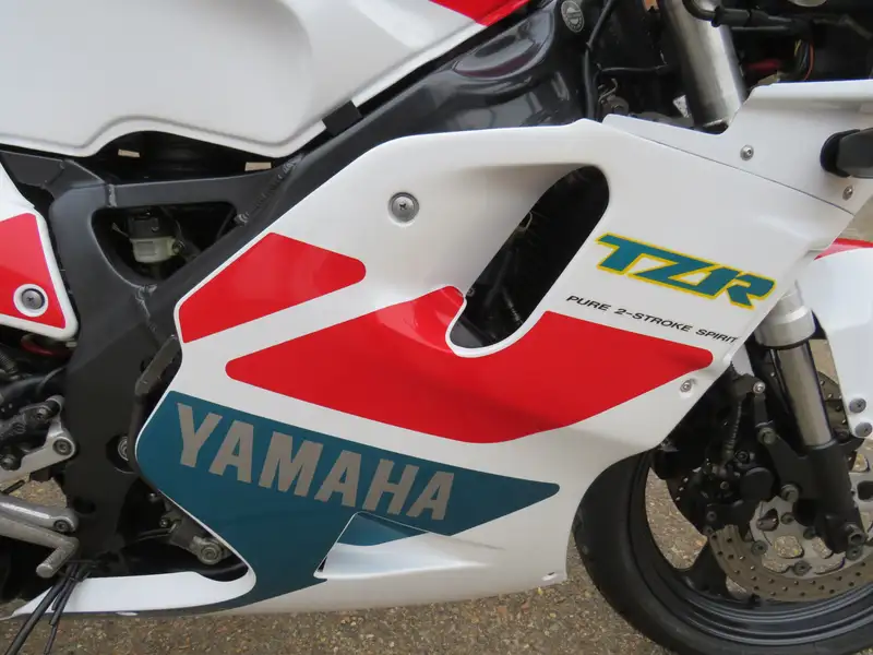 3XV 純正 ミラー 白 TZR250⁄3XV⁄3MA⁄FZR400R⁄RR⁄3TJ⁄