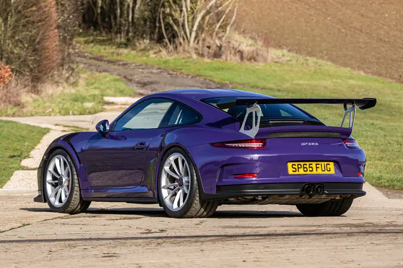 Iconic Auctioneers | 2015 Porsche 911 (991.1) GT3 RS - 550 Miles