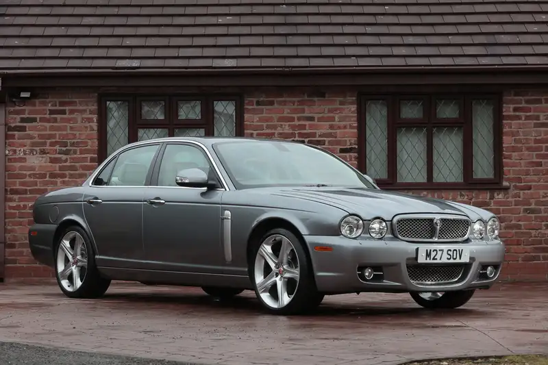 Iconic Auctioneers | 2009 Jaguar XJ X358 Sovereign-Sold