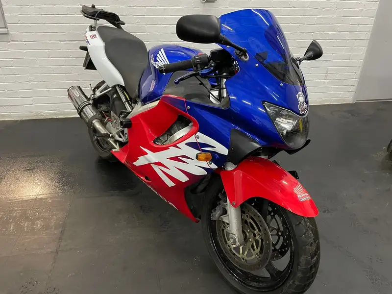 Honda CBR600F 599cc-Sold