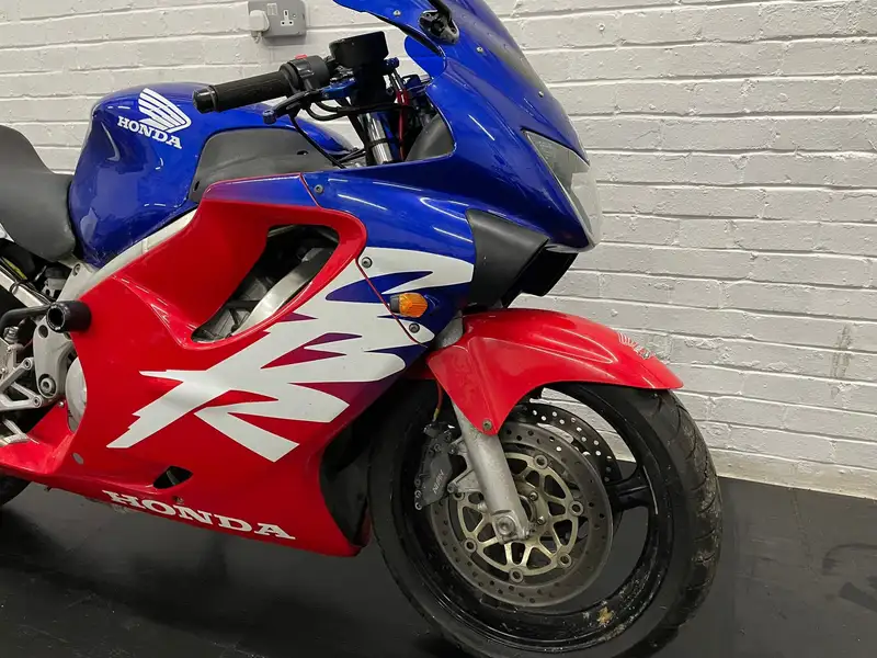 Honda CBR600F 599cc-Sold