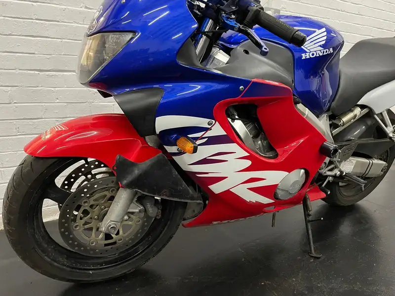 Honda CBR600F 599cc-Sold