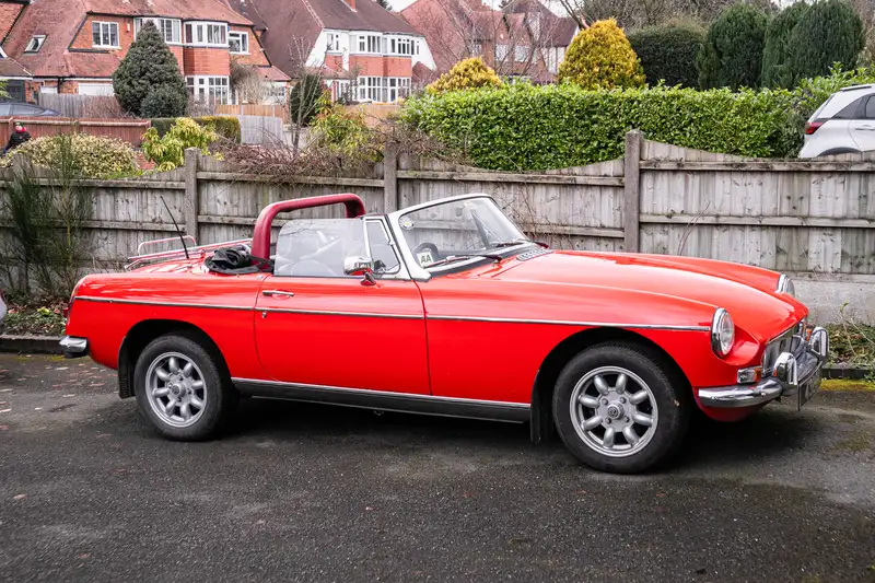1967 MG B-Sold