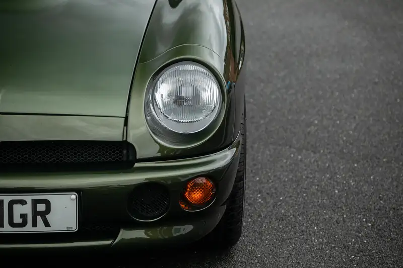 1995 MG RV8-Sold