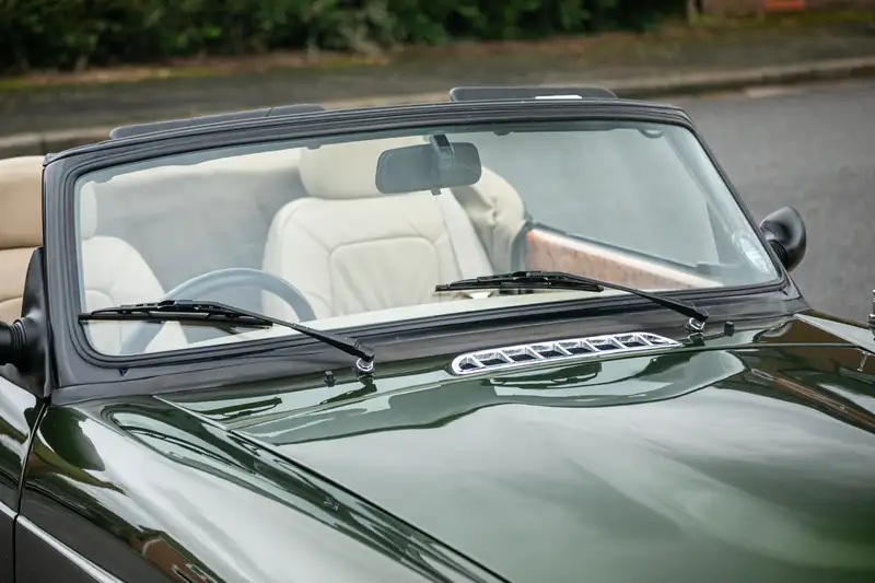 1995 MG RV8-Sold