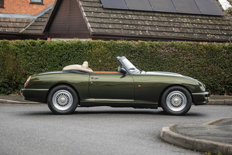 1995 MG RV8-Sold