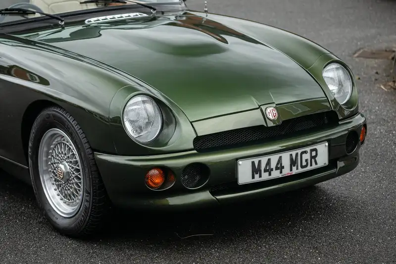1995 MG RV8-Sold