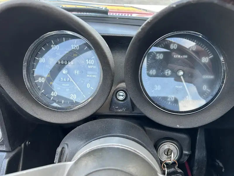1976 Alfa Romeo Spider 2000 Veloce (105.27)-Sold