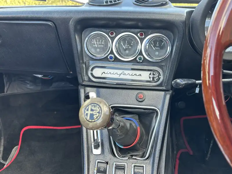 1976 Alfa Romeo Spider 2000 Veloce (105.27)-Sold