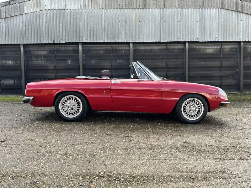 1976 Alfa Romeo Spider 2000 Veloce (105.27)-Sold