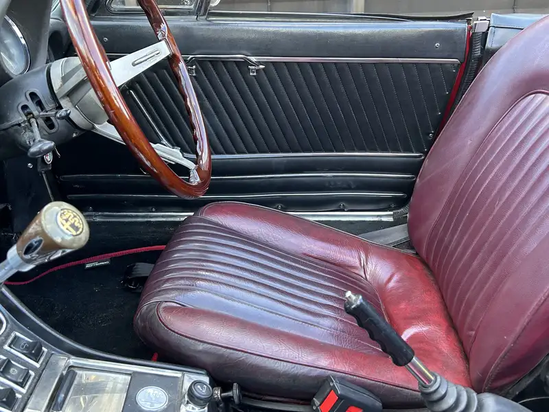 1976 Alfa Romeo Spider 2000 Veloce (105.27)-Sold