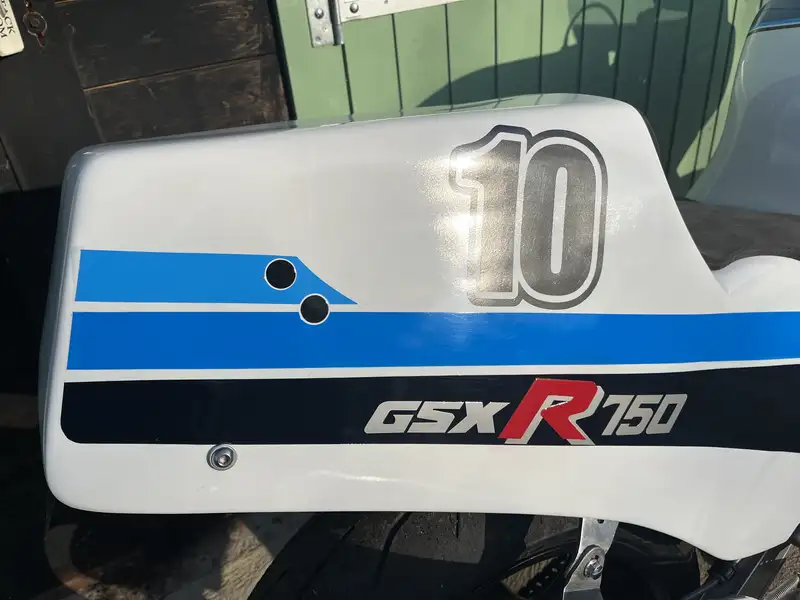 1985 Suzuki GSX-R750F 748cc-For Sale
