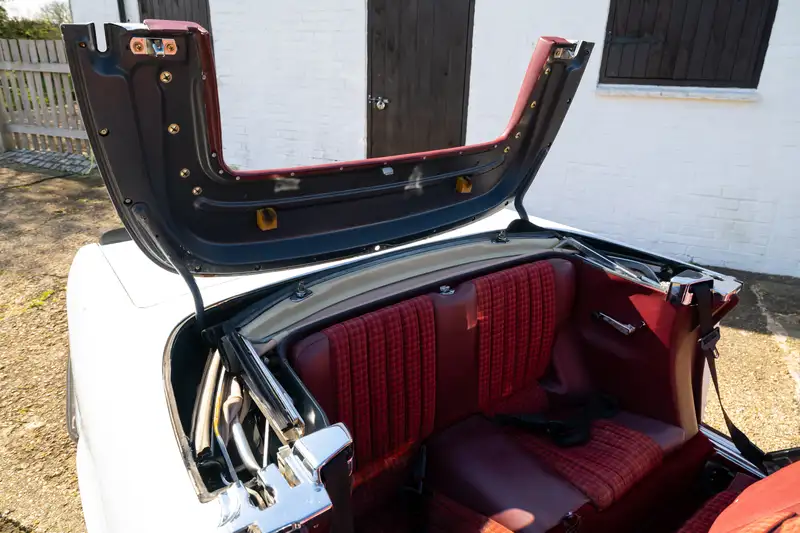 1986 Mercedes-Benz 300SL (R107)-Sold