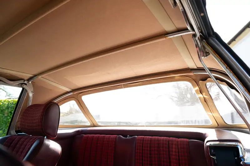 1986 Mercedes-Benz 300SL (R107)-Sold