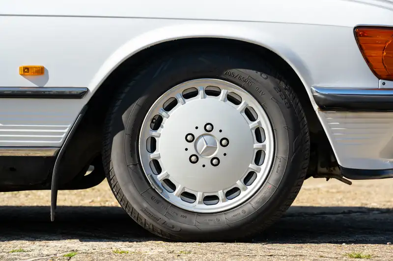1986 Mercedes-Benz 300SL (R107)-Sold