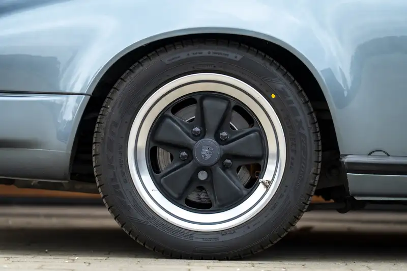 1984 Porsche 911 3.2 Carrera Sport Coupé-Sold