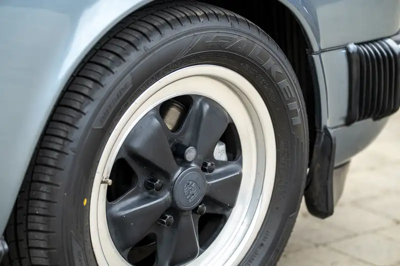 1984 Porsche 911 3.2 Carrera Sport Coupé-Sold