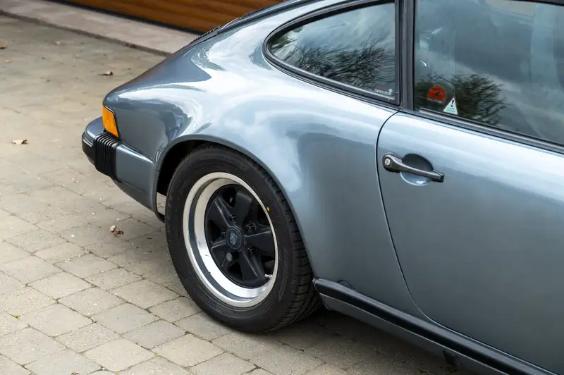 1984 Porsche 911 3.2 Carrera Sport Coupé-Sold