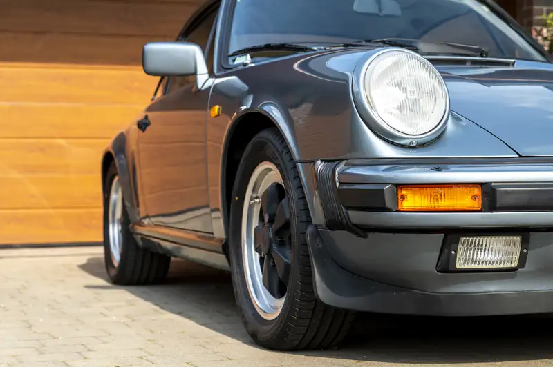 1984 Porsche 911 3.2 Carrera Sport Coupé-Sold