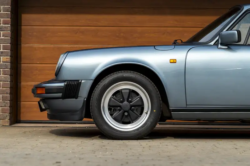 1984 Porsche 911 3.2 Carrera Sport Coupé-Sold